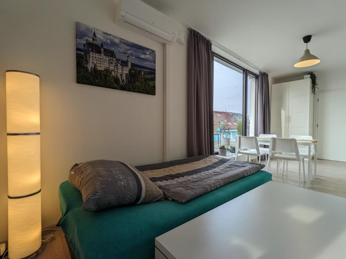 Cozy With Big Terrace In - Karlin Appartement Prague